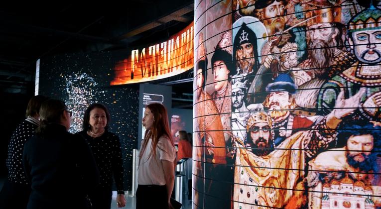 Экспозиция в Донецке 