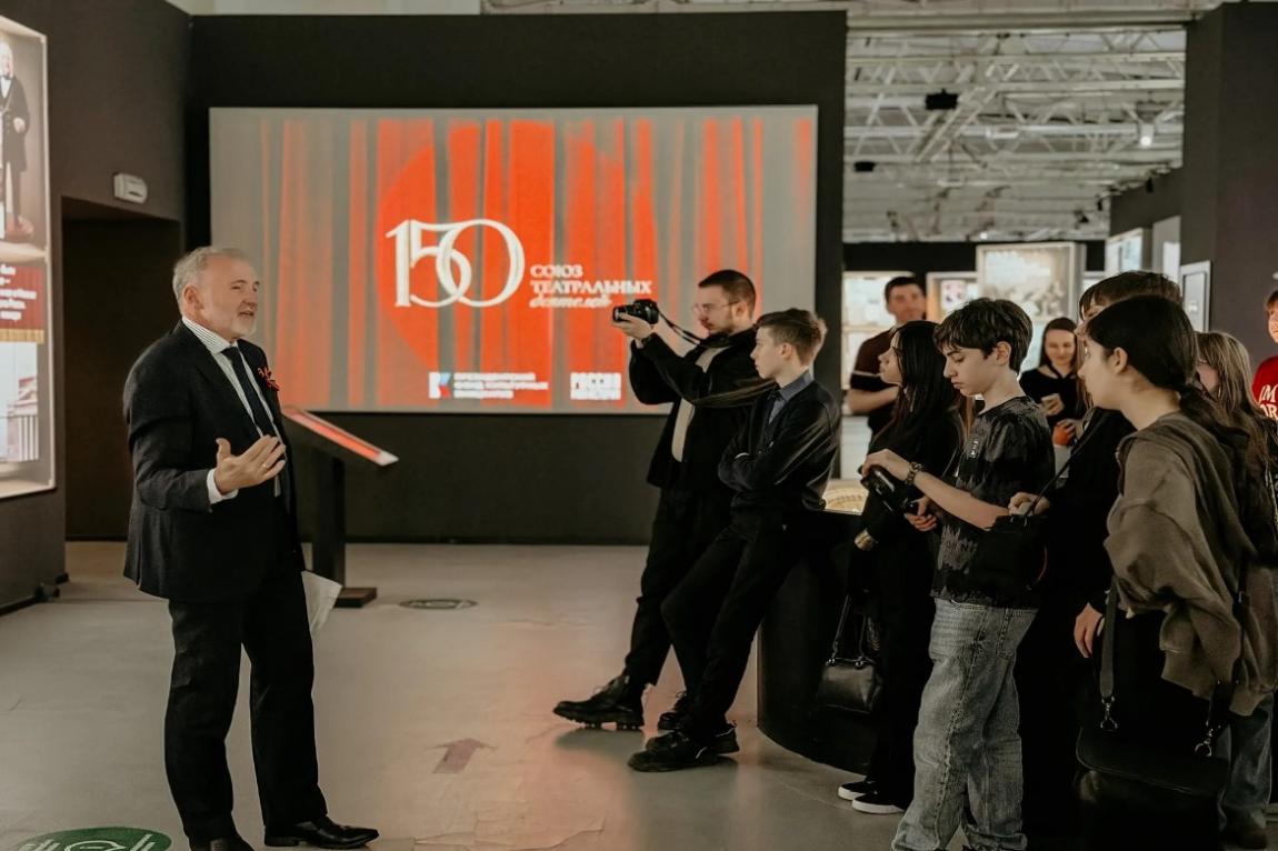 Выставка «150 артистов. Союз театральных деятелей» отправилась в регионы