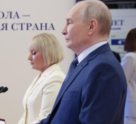 Владимир Путин посетил выставку «Единая школа — Единая страна» в МПГУ